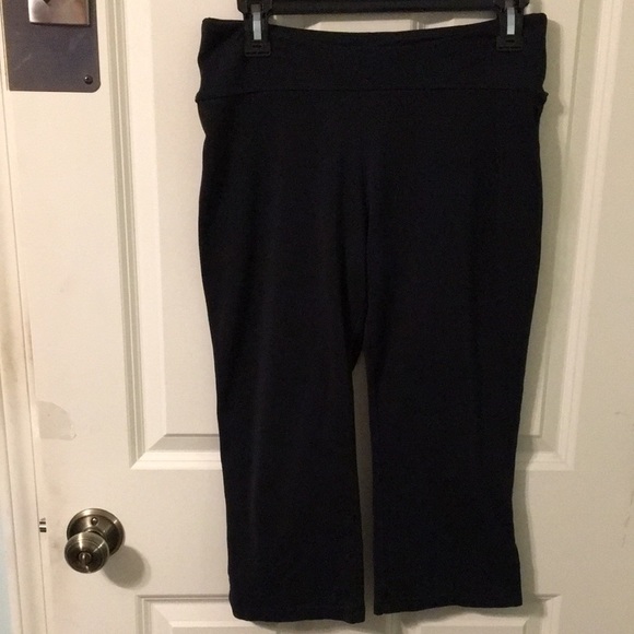 Pants - Yoga Exercise Pants Leggings Cropped Capri Medium M
